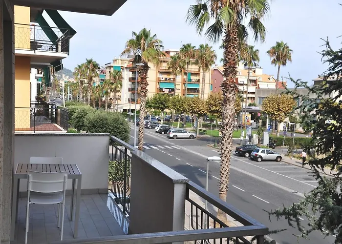 Viale Repubblica 307 4 * Pietra Ligure